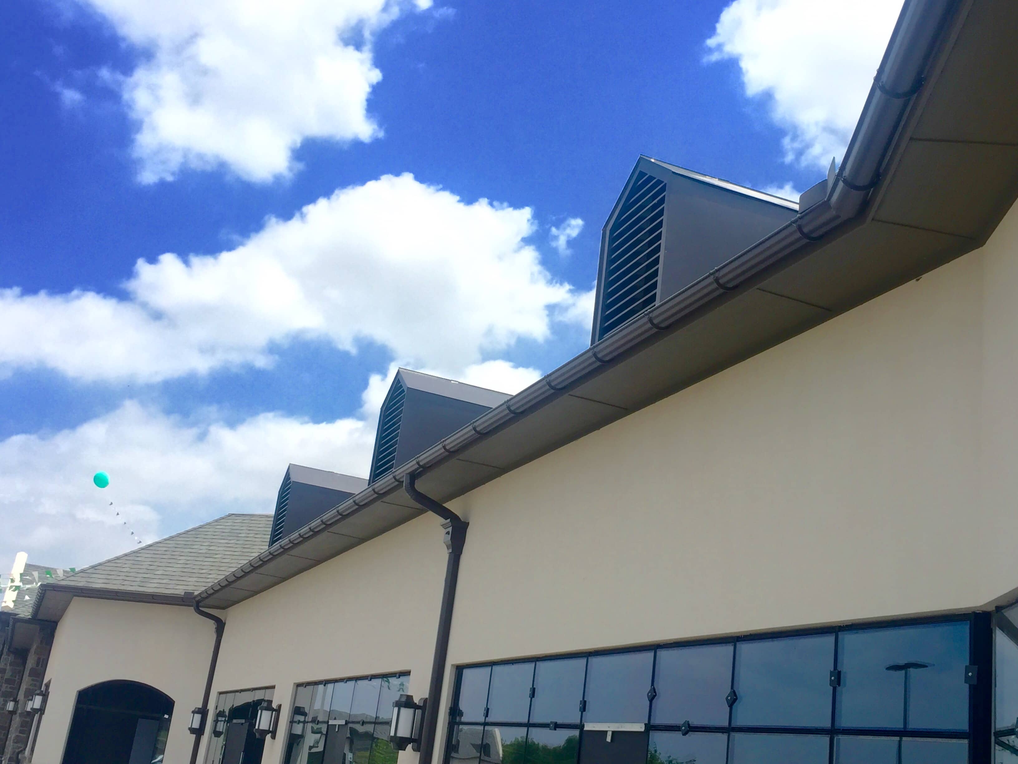 Commercial gutter