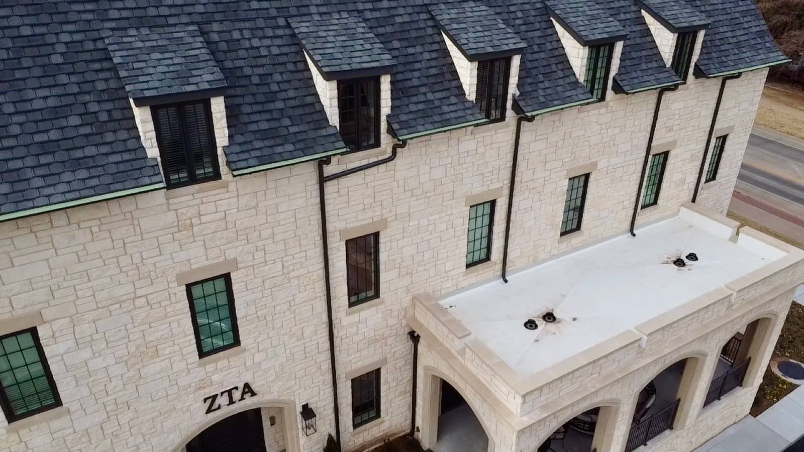 Commercial gutter